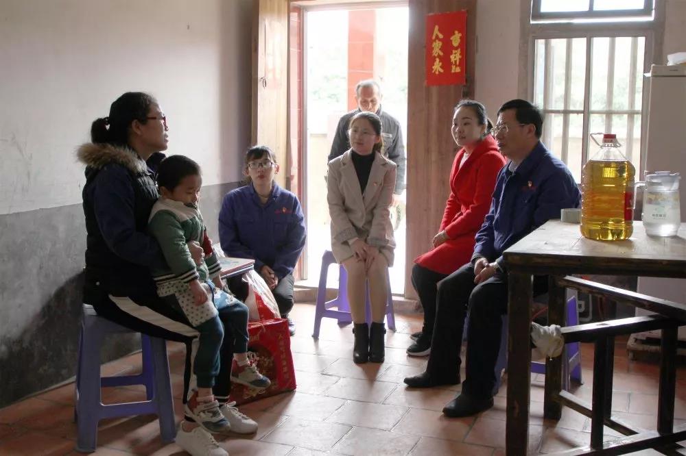 三寶集團黨委開展“暖心工程”，走訪慰問困難黨員和職工